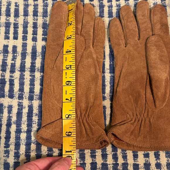 Vintage Brown Suede Isotoner Gloves - Picture 6 of 9